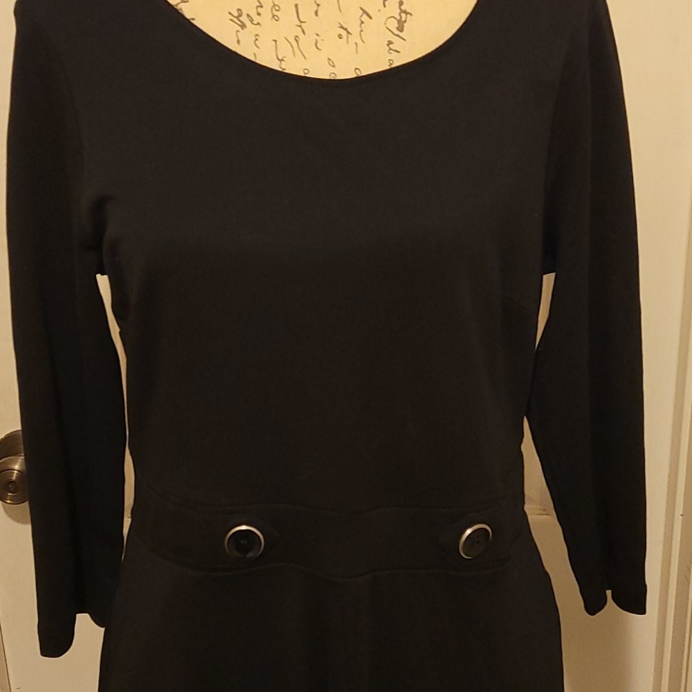Dress - Picture 2 of 4